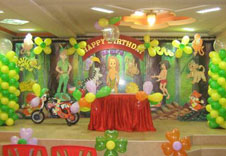 Anniversary balloon decorator